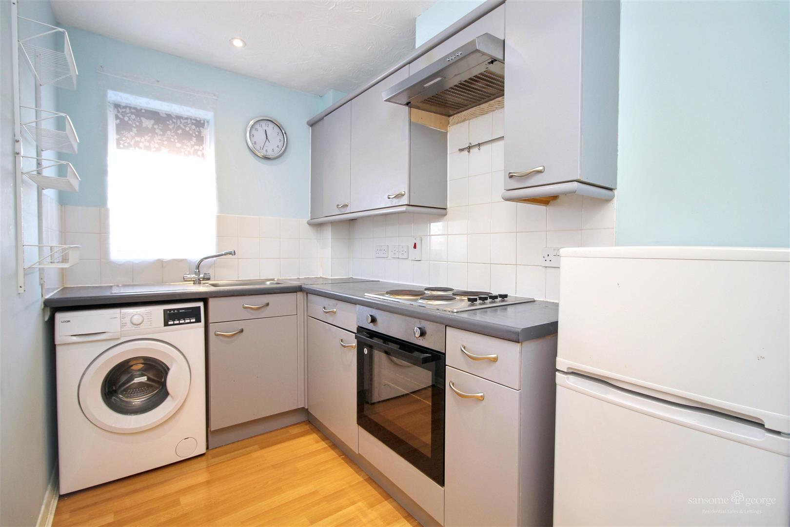 1 bed property in Elm Park, Reading